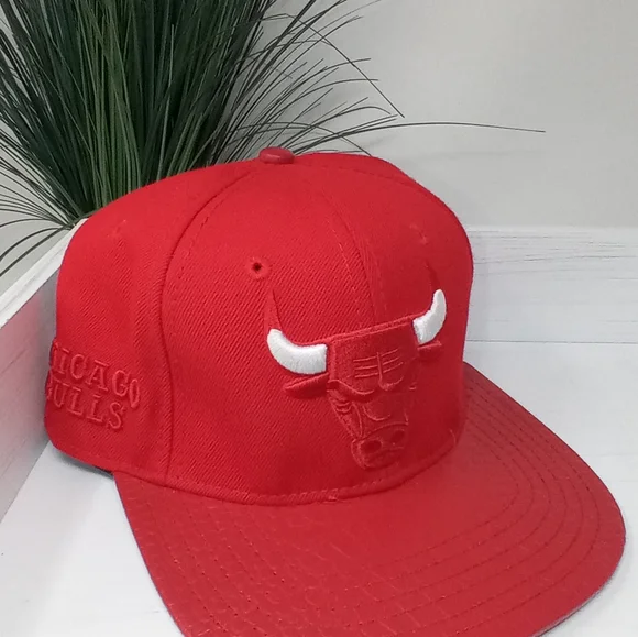 Chicago Bulls Adjustable Faux Leather Bill With NBA Logo Cap - Picture 10 of 10